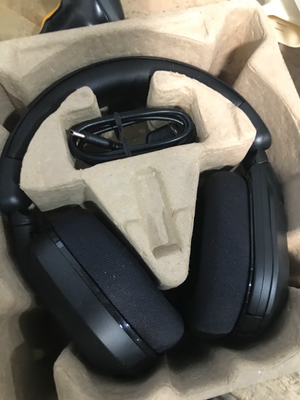 Photo 1 of Turtle Beach Stealth 600 Wireless Multiplatform Amplified Gaming Headset for PS5, PS4, PC, & Mobile – Bluetooth, 80-Hr Battery, Noise-Cancelling Flip-to-Mute Mic, 50mm Speakers – Black