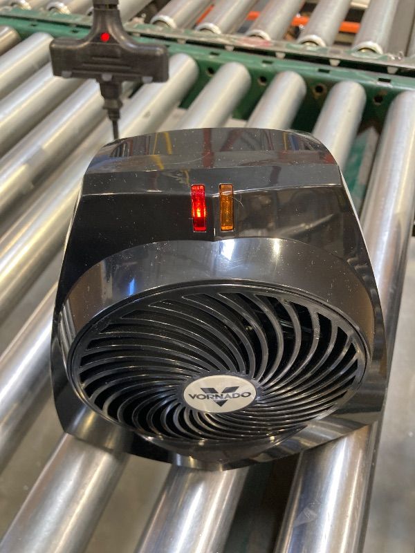 Photo 1 of VH202 Personal Heater