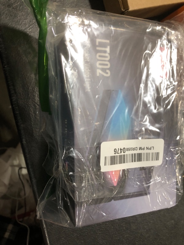 Photo 1 of ULANZI PL-01 RGB Video Light, Portable RGB Camera Light with 4000mAh Battery, 360° Color 20 Light Effects, CRI?95 2500-9000K LED Panel DSLR Photography Lighting for YouTube, Video Conference, Vlogging