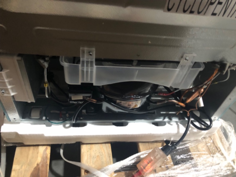 Photo 1 of **FACTORY SEALED/HEAVY PICKUP**Galanz GLR12TBEEFR Refrigerator, Dual Door Fridge, Adjustable Electrical Thermostat Control with Top Mount Freezer Compartment, Retro Blue, 12.0 Cu Ft