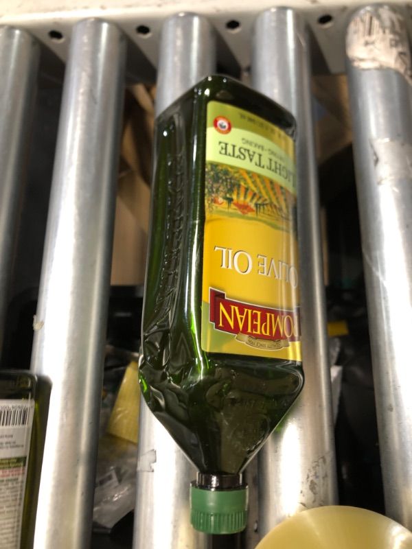 Photo 1 of (exp 04/2027)
Pompeian Light Taste Olive Oil, Subtle Flavor, Perfect for Frying & Baking, Naturally Gluten-Free, Non-Allergenic, Non-GMO, 32 FL. OZ.