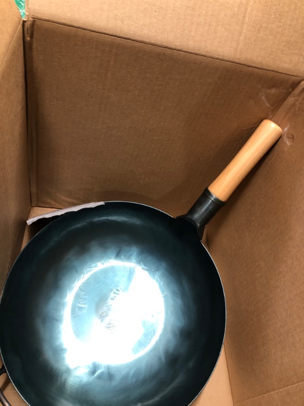Photo 1 of ***(MAJOR DAMAGE/ SEE NOTES)***
YOSUKATA Flat Bottom Woks and Stir Fry Pans- 13.5" - Preseasoned Blue Carbon Steel Wok - Traditional Japanese Chinise Pan for Electric Induction Ceramic Gas Cooktops and Open Fire - Grill BBQ Camping