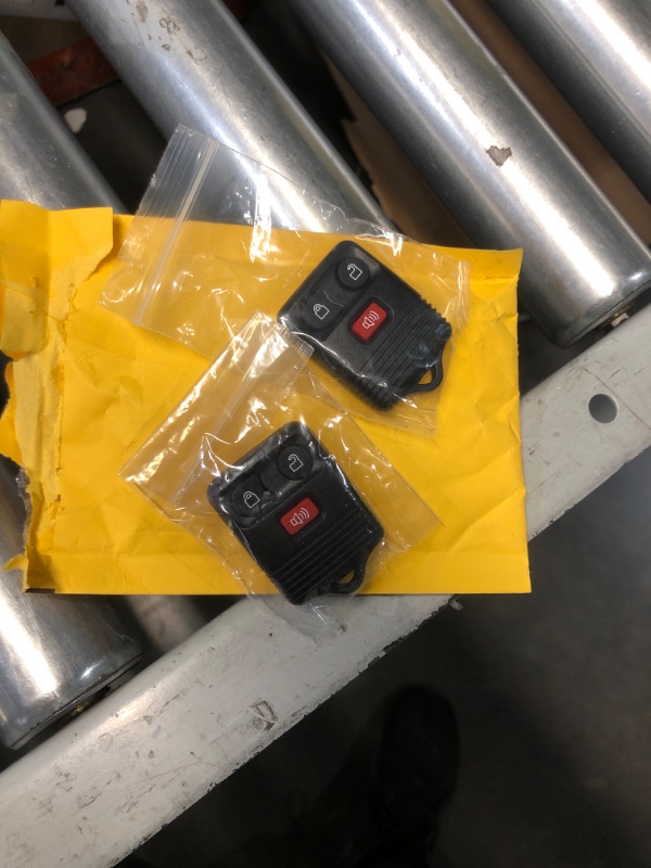 Photo 1 of SUPALAND Key Fob Keyless Entry Fits for Ford F150 F250 F350 Explorer Expedition 1998-2016 / Ranger Escape Edge E150 Freestar/Lincoln Navigator Mazda 3 Button Remote Control Replacement CWTWB1U345