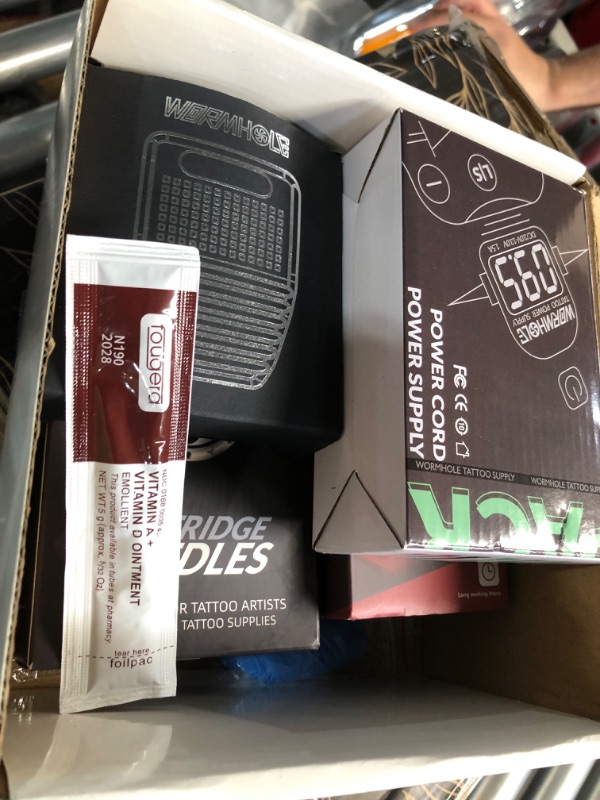 Photo 1 of ***(MISSING PARTS)***
Wormhole Tattoo Kit Tattoo Gun Kit Tattoo Machine Kit for Beginners Tattoo Gun 20 Color Inks Power Supply Tattoo Pen Kit Red