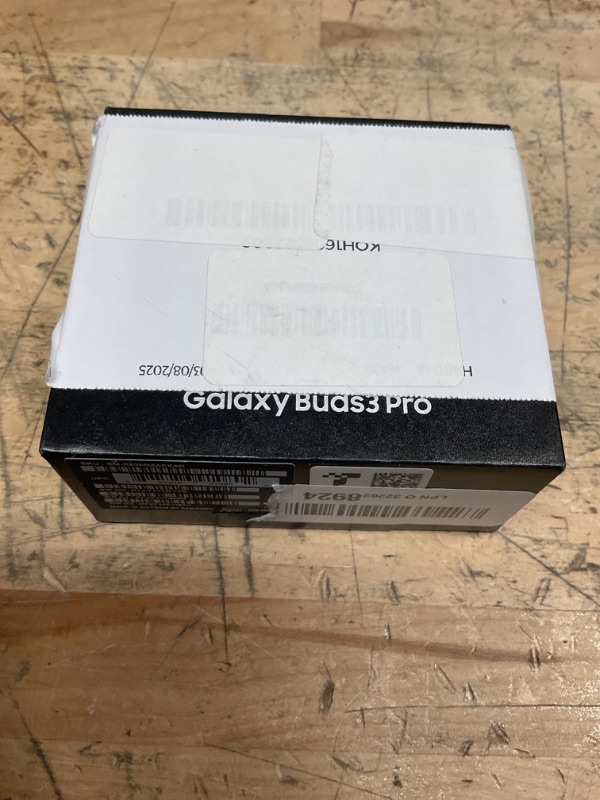 Photo 1 of ***(MAJOR DAMAGE/ SEE NOTES)***
SAMSUNG Galaxy Buds 3  AI True Wireless Bluetooth Earbuds, Noise Cancelling, Sound Optimization, Redesigned Comfort Fit, Silver [US Version, Amazon Exclusive, 2Yr Warranty]