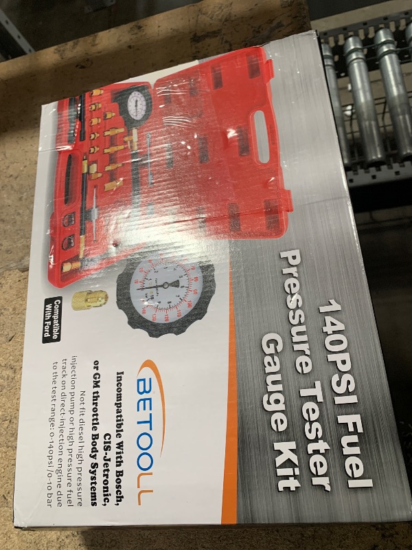 Photo 1 of BETOOLL 0-140PSI Fuel Injector Injection Pump Pressure Tester Gauge Kit Car Tools (Master)
