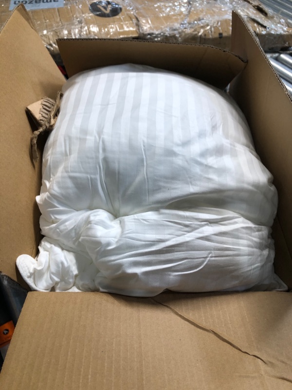 Photo 1 of ***(PARTIAL SET/ ONLY ONE)***
Beckham Hotel Collection Bed Pillows Standard / Queen Size Set of 2 - Down Alternative Bedding Gel Cooling Pillow for Back, Stomach or Side Sleepers