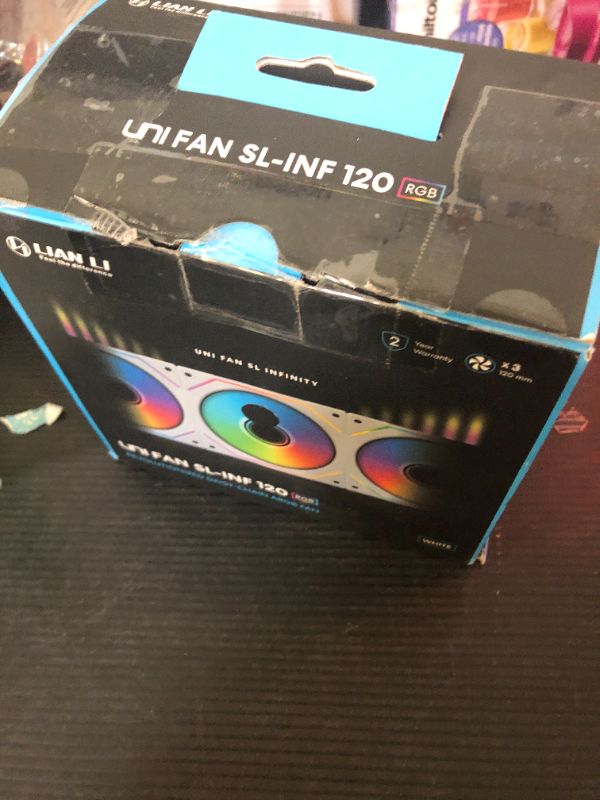 Photo 1 of Lian Li UNI Fan SL-Infinity 120-Triple Pack-ARGB Fan-Infinity Mirror-Daisy-Chain Design-Customizable Lighting Effects-One Cable Connection-with Controller-White-(UF-SLIN120-3W)