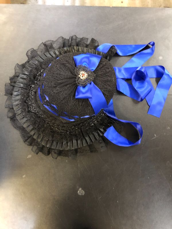 Photo 1 of woman's hat 