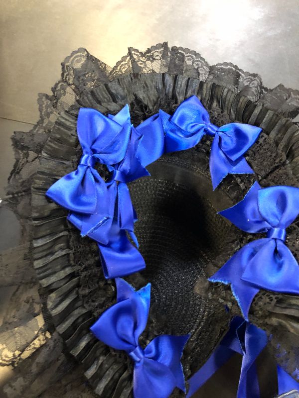 Photo 1 of woman's hat 