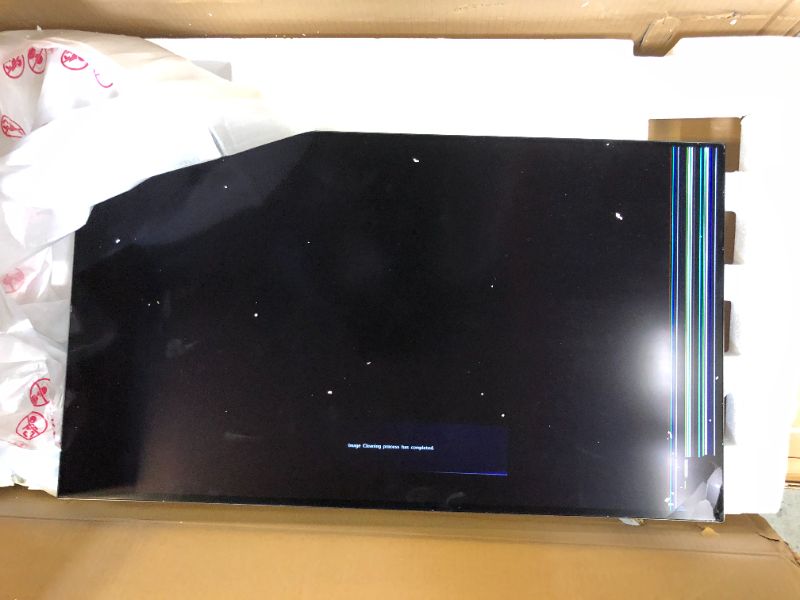 Photo 1 of LG ?32GS95UV 32-inch Ultragear OLED Gaming Monitor 4K UHD 1440p 240Hz 0.03ms DisplayHDR True Black 400 AMD FreeSync Premium Pro NVIDIA G-Sync HDMI 2.1 DisplayPort Tilt/Height/Swivel Stand White