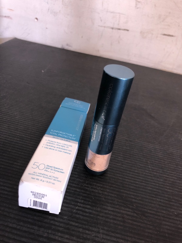 Photo 1 of Colorescience Brush-On Sunscreen Mineral Powder for Sensitive Skin, Medium , 1 Count (Pack of 1)