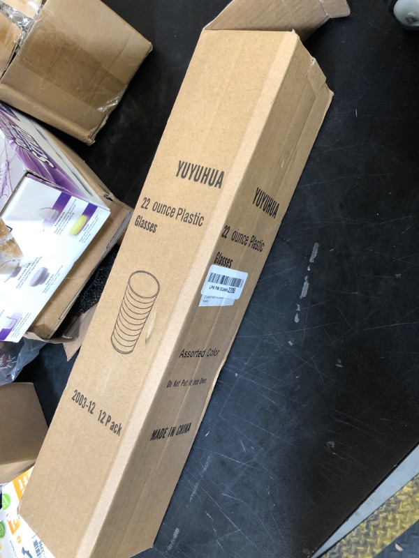 Photo 1 of YUYUHUA 22-ounce Plastic Tumblers Unbreakable BPA Free Dishwasher Safe Set of 12 in Multicolors Reusable Drinking Cups