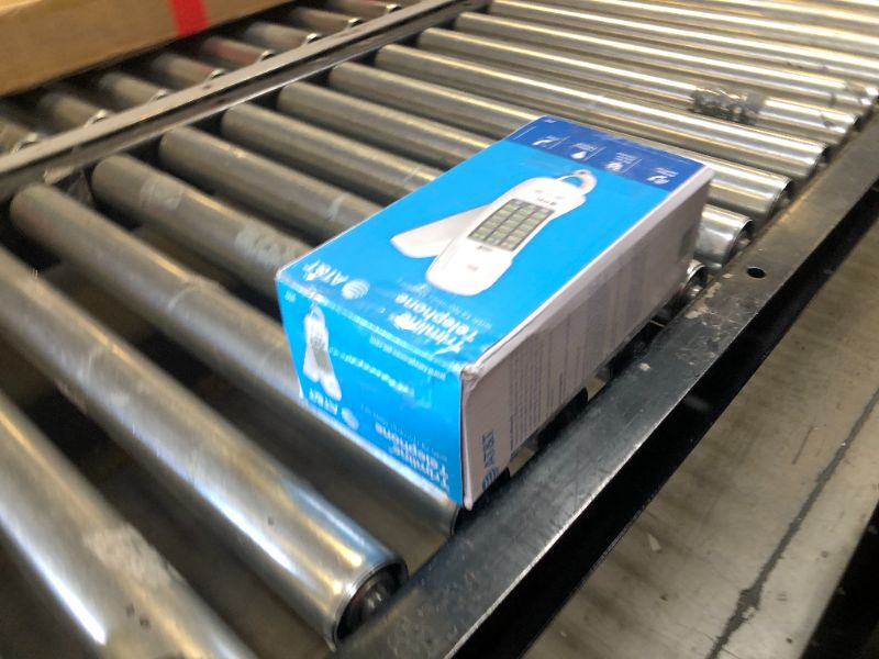 Photo 1 of ATT 210 Corded TRIMLINE Phone with 13-Number Memory