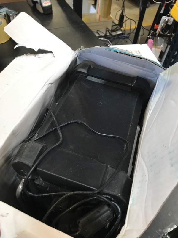 Photo 1 of Makita XRM06B 18V LXT Lithium-Ion Cordless Bluetooth Job Site Radio