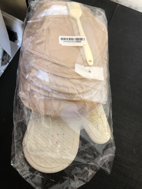 Photo 1 of 7PCS Oven Mitts and Pot Holders Cooking Mittens Heat Resistant 500°F Silicone Oven Mitts Soft Cotton Lining Pot Holders for Kitchen Non-Slip Oven Mittens for Kitchen with Hook Up Oil Brush(Cream)