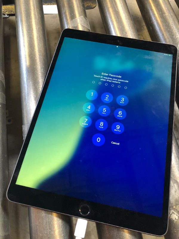 Photo 1 of Apple 2019 iPad Air 3rd Gen, 10.5-inch Gray (Renewed)-------locked for previously owner missing password 
