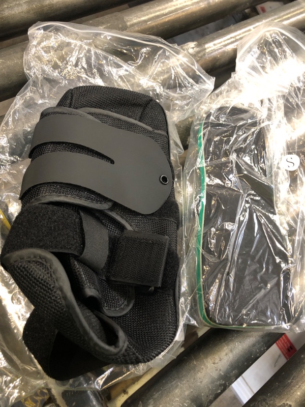 Photo 1 of Estinko Closed Post Op Shoe, Post Op Shoes, Fracture Medical Walking Shoes for Male and Female-Post Surgery or Operation Foot Support, Broken Foot or Toe, with PegAssist Insole (S, 1 PC)