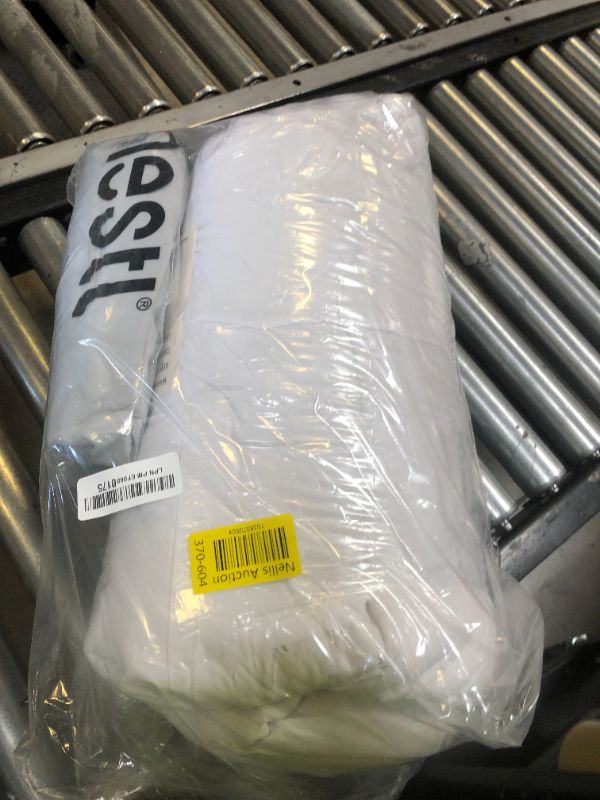 Photo 1 of bed sheet