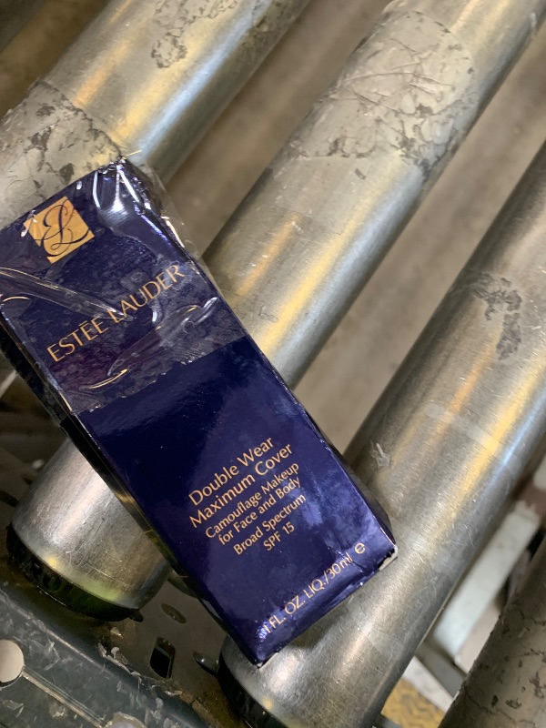 Photo 1 of Estée Lauder Double Wear 24-Hour Maximum Cover Camouflage Foundation for Face and Body SPF 15 | Full Coverage | Covers Scars & Tattoos, 1.0 Fl Oz, 1N3 Creamy Vanilla