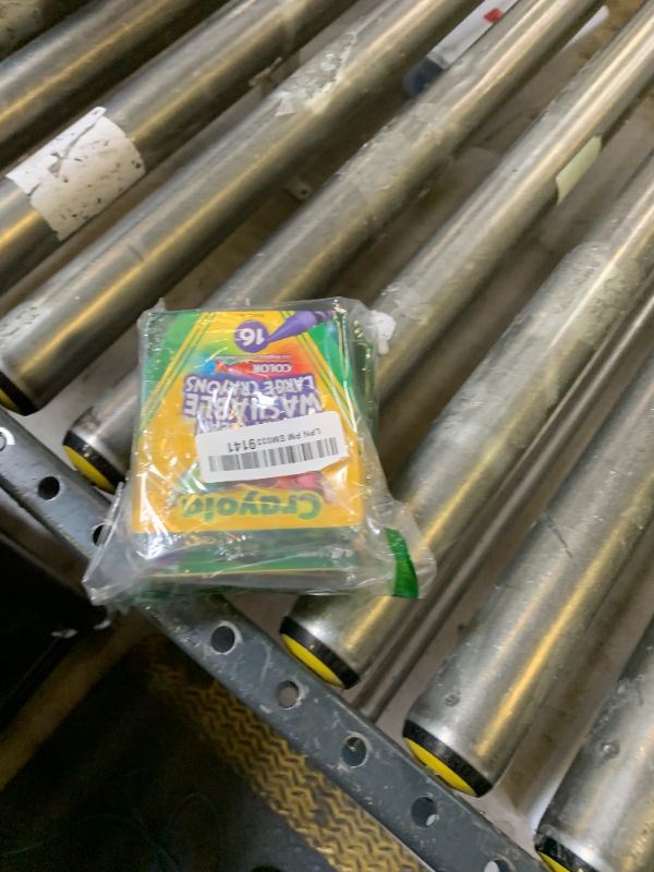 Photo 1 of Crayola Large Washable Crayons 16 Pack - 2 Packs