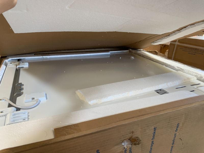 Photo 1 of Midea MERC07C4BAWW 7.0 Cubic Feet Chest Freezer Cu.ft-Convertible, White
