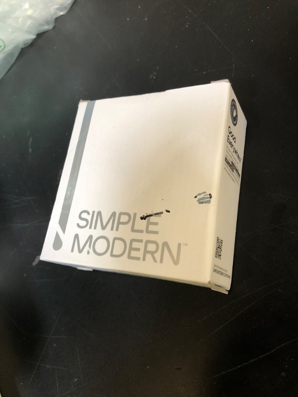 Photo 1 of Simple Modern Trek Clear Flip Lid | Reusable Replacement ONLY Fits Simple Modern 30oz, 40oz, 50oz Treks | Clear