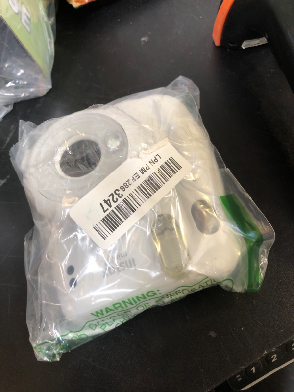 Photo 1 of Fujifilm Instax Mini 11 Instant Camera - Ice White