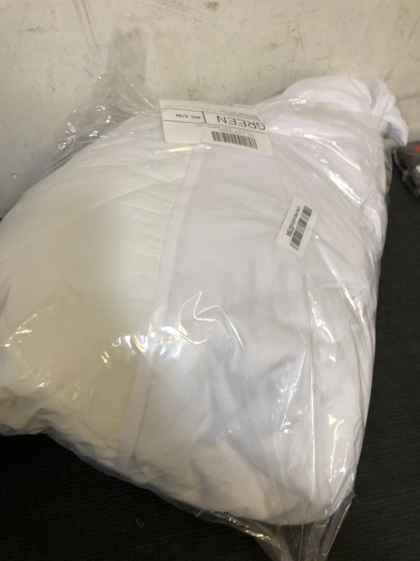 Photo 1 of Amazon Basics Hypoallergenic Quilted Mattress Topper Pad, Cover 18 Inches Deep, Full, White