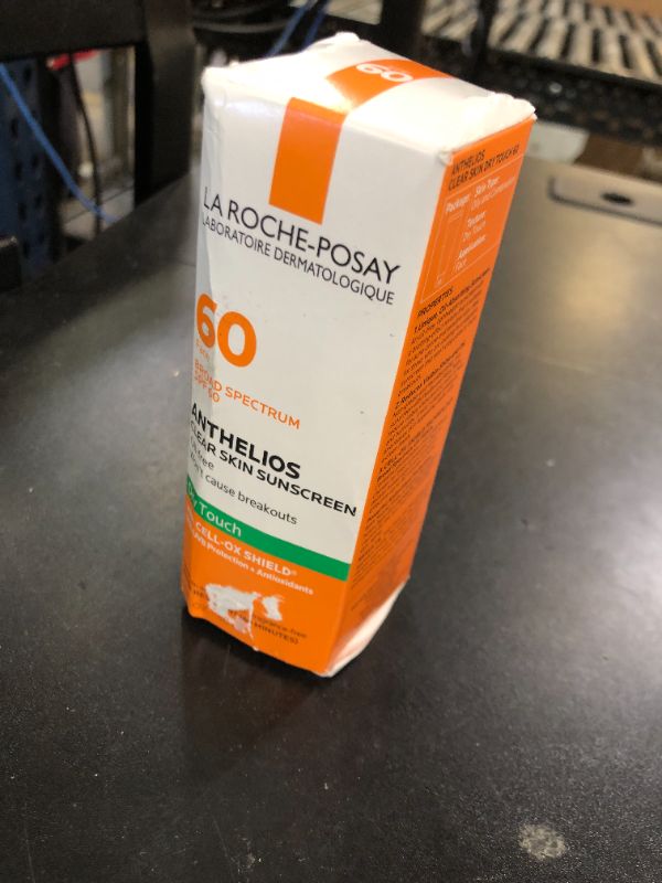 Photo 1 of La Roche-Posay Anthelios Clear Skin Sunscreen Dry Touch SPF 60, Oil Free Sunscreen For Face, Oil Absorbing, Broad Spectrum SPF + Antioxidants, Non-Greasy, Oxybenzone Free, Travel Size
