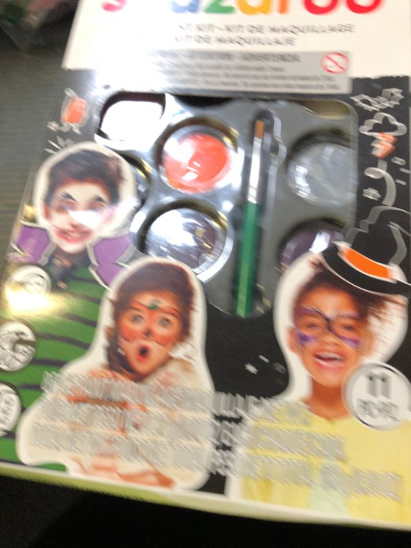 Photo 1 of Snazaroo Face Paint Palette Kit, Halloween