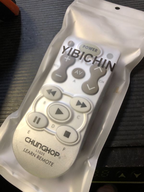 Photo 1 of CHUNGHOP L102 Learning Remote Control Use for TV/SAT/DVD/CBL/CD/DVB-T for Samsung LG Sony Philips Copy