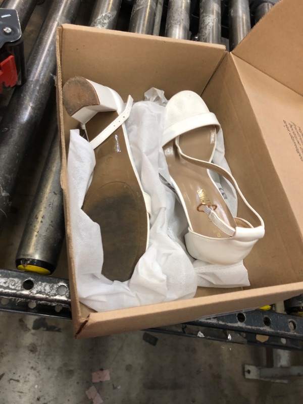 Photo 1 of USED---DREAM PAIRS Women's Chunk Low Heel Pump Sandals,Size 8,White/Pu,CHUNK
