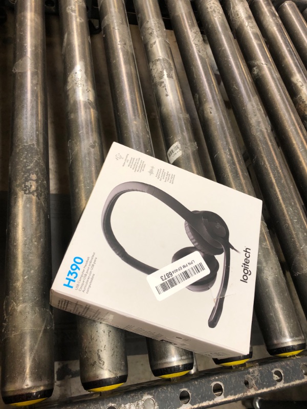 Photo 1 of Logitech H390 Wired Headset for PC/Laptop, Stereo Headphones with Noise Cancelling Microphone, USB-A, In-Line Controls, Works with Chromebook