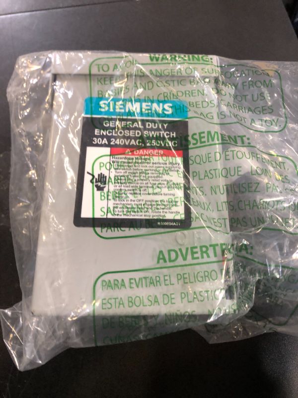 Photo 1 of Siemens GNF321A 30-Amp, 3-Pole, 240V General Duty Compact Series Safety Switch, Non-Fusible, Indoor
