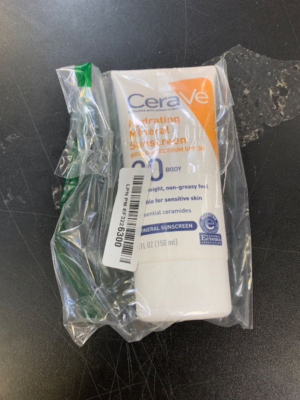 Photo 1 of CeraVe 100% Mineral Sunscreen SPF 30 with Zinc Oxide & Titanium Dioxide, Hyaluronic Acid & Ceramides, Oil Free, Non-Greasy, Hydrating Mineral Sunscreen For Body, 5 oz