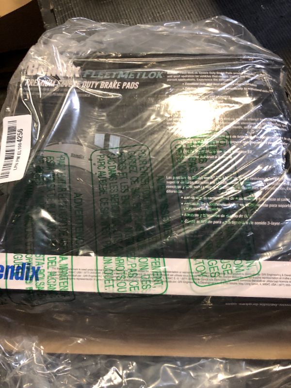 Photo 1 of Bendix Fleet Metlok MKD149FM Semi-Metallic Brake Pads for Select Models Blue Bird TC1000,C30,Pickup,C35,C3500HD,G30,Van,K30,P30,R30,R3500,V30,V3500,Dodge D400,D450,W200,W250,W300,W350,GMC C35,C3500
