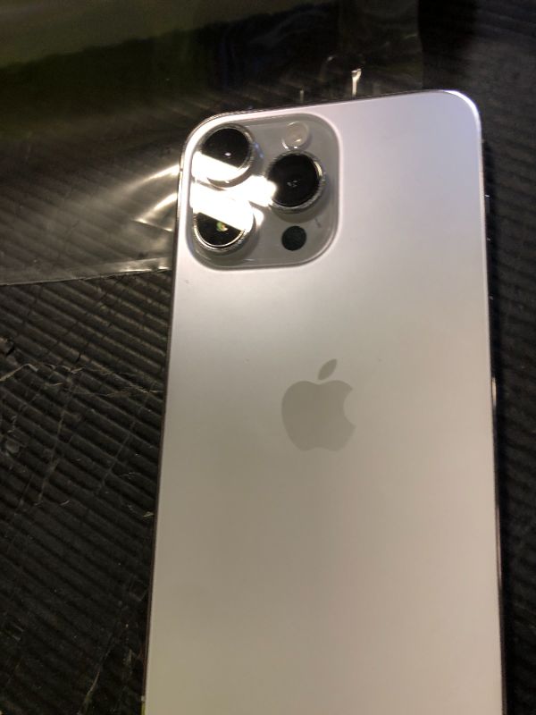 Photo 1 of Apple iPhone 14 Pro Max, 256GB, Silver - Unlocked (Renewed)