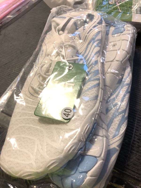 Photo 1 of white size 40 shoes