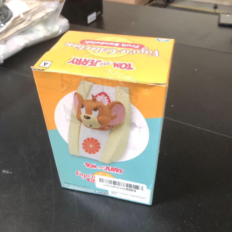 Photo 1 of Banpresto - Tom and Jerry - Jerry (Fruit Sandwich) (ver. A), Bandai Spirits Figure