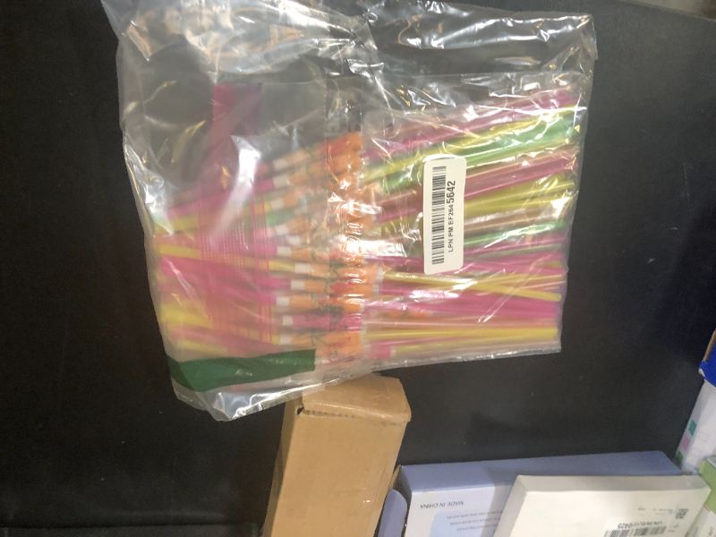 Photo 1 of ALINK 50 Umbrella Parasol Drinking Straws, Hawaiian Beach Cocktail Luau Party Decorations Supplies