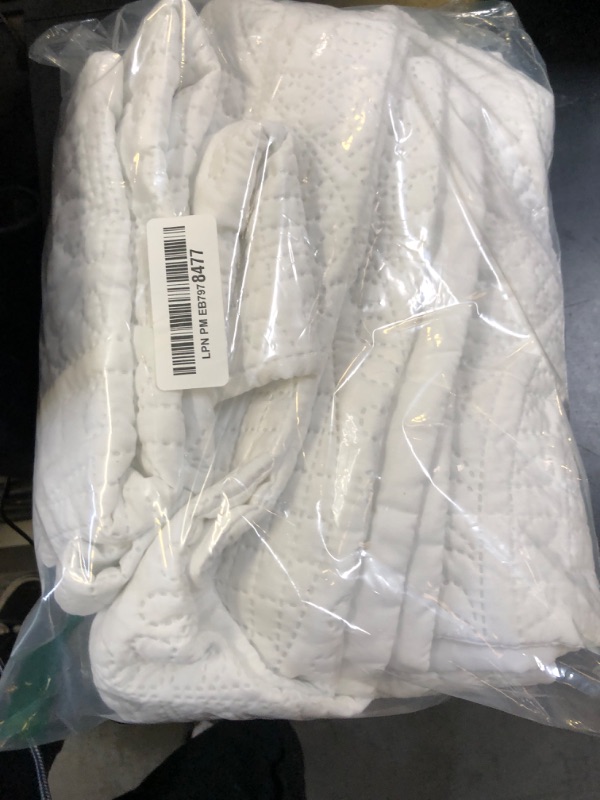 Photo 1 of Love's Cabin California King Size Bedding Set - White Bedspreads, Lightweight Summer Quilt, Coin Pattern Coverlet for All Season - 3 Piece (1 Quilt, 2 Pillow Shams)