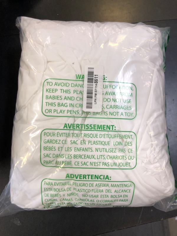 Photo 1 of Utopia Bedding Zippered Mattress Encasement Queen, 100% Waterproof Bed Bug and Dust Mite Proof Mattress Protector, Absorbent Six-Sided Mattress Cover