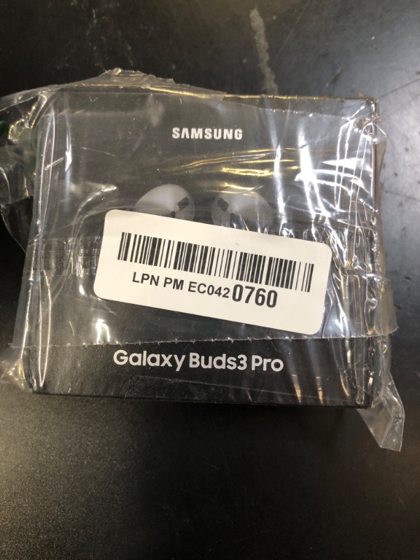 Photo 1 of Samsung Galaxy Buds 3 Pro AI True Wireless Bluetooth Earbuds, Noise Cancelling, Sound Optimization, Redesigned Comfort Fit, Silver [US Version, Amazon Exclusive, 2Yr Warranty]