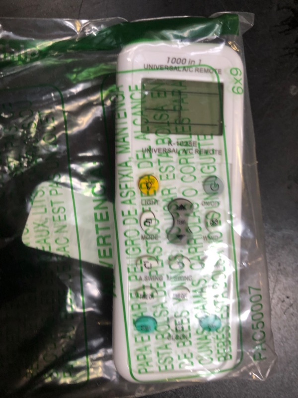Photo 1 of Universal Air Conditioner Remote Control LCD A/C Conditioning Controller 1000 in 1 for Mitsubishi Toshiba HITACHI FUJITSU Daewoo LG Sharp Samsung ELECTROLUX SANYO AUX GREE HAIER Huawei Air Condition