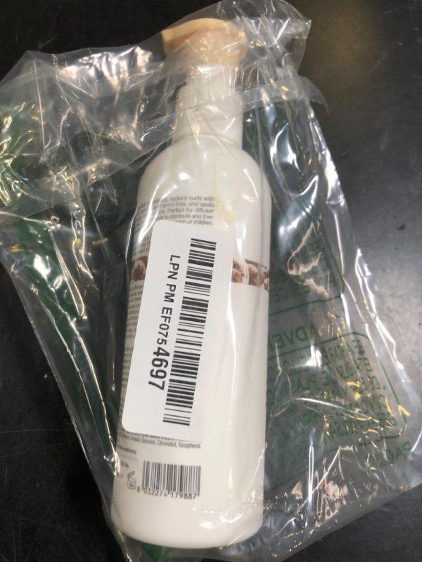 Photo 1 of milk_shake Curl Passion Defining Gel - Lightweight Gel to Create Definition and Protect Hair Against Humidity | 6.8 fl oz (200 ml)