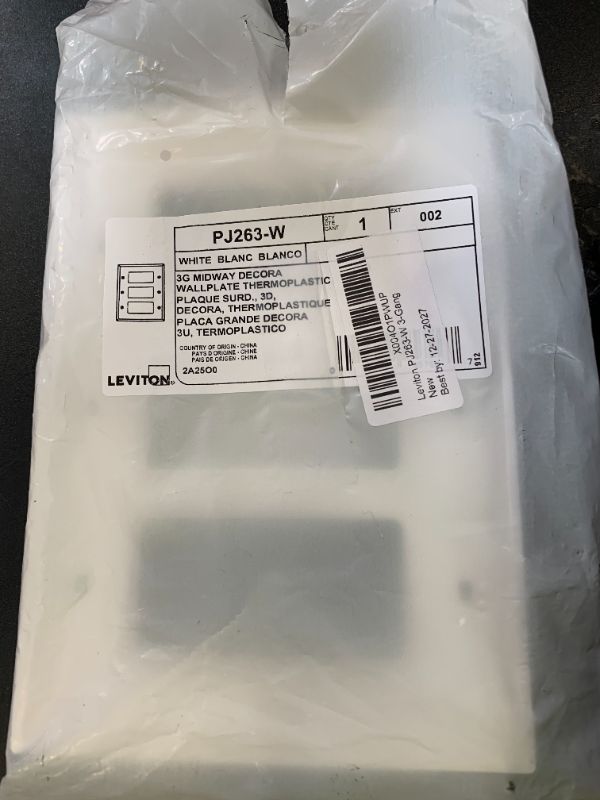 Photo 1 of Leviton 3-Gang Decora Plus Wallplate Screwless Snap-On Mount, 80311-SW, White