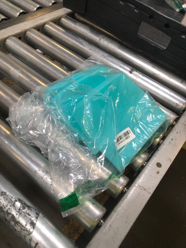 Photo 1 of Annaklin Reusable Freezer Bags Quart Size, 4 Pack, 100% Silicone Stand Up Ziplock Reusable Silicone Food Storage Bags Sandwich Bags Containers, Freezer Microwave Oven Dishwasher Safe, Aqua, 33.8fl.oz