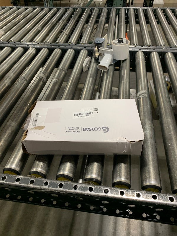 Photo 1 of Geosar 13.8 Inch Small Manzanita Branches Plastic Faux Branches Artificial Antler Shaped Tree Branch Decorative Plant Twigs for Home Wedding Table Centerpiece Festival Decors(Light Brown,10 Pieces)