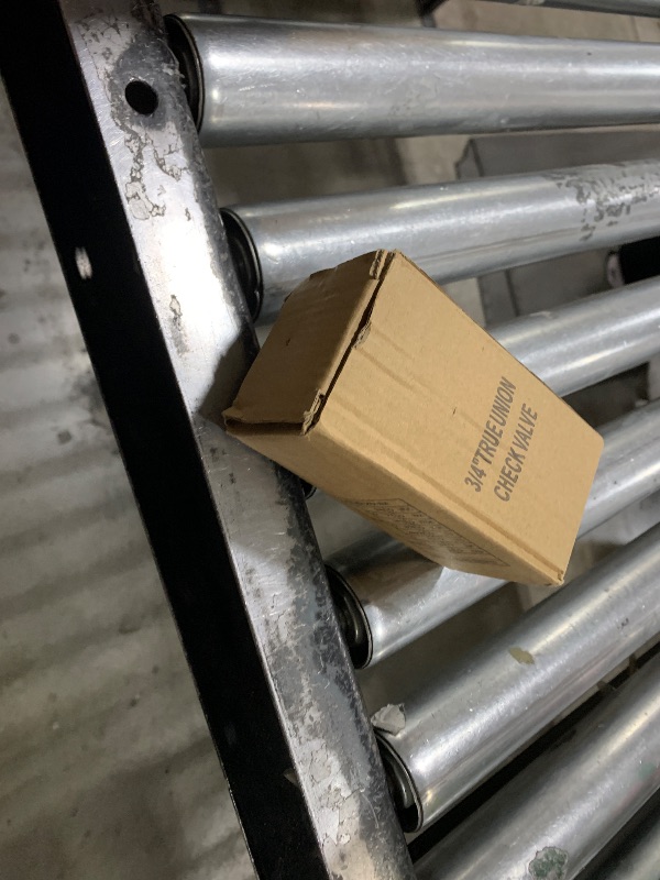 Photo 1 of 3/4in NPT PVC Spring Check Valve, UPVC Swing Utility Water One Way Check Valve, Sch80 Pool Ball Check Valve for Backflow Prevention